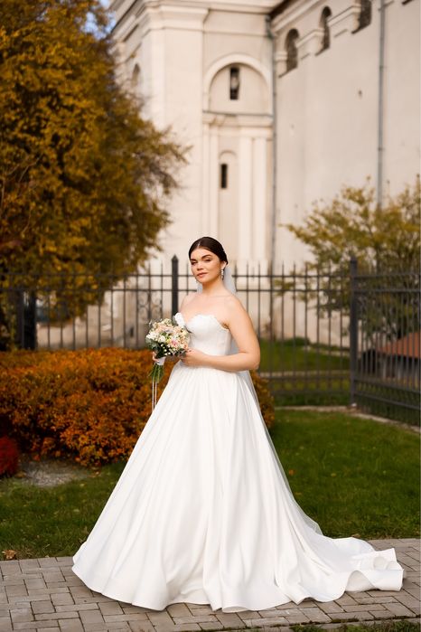 Продам трендову весільну сукню 2025-2026 року