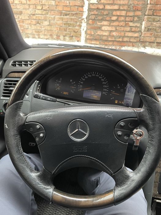 Кермо в комбінації шкіра + дерево на Mercedes W210 (Avangard)