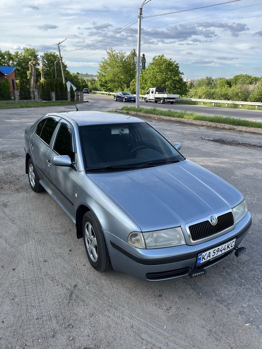 Продам шкоду 1.8т