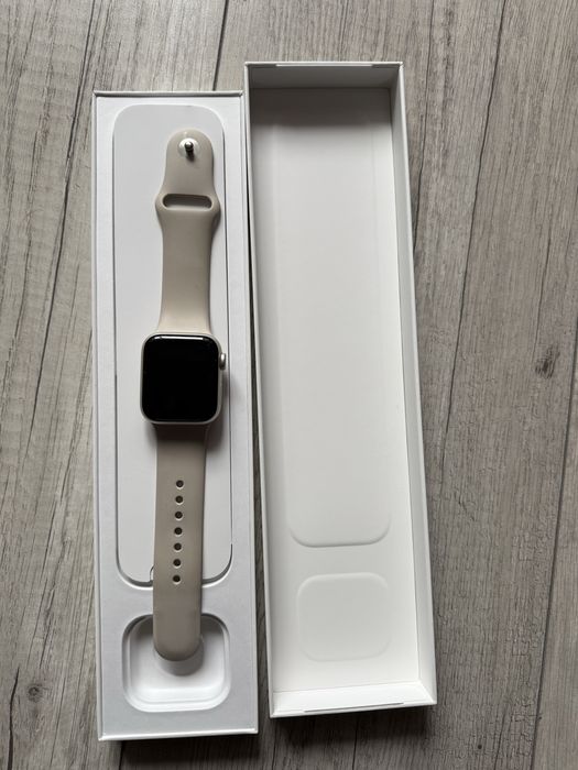 Apple Watch SE (2022) GPS 40mm Starlight
