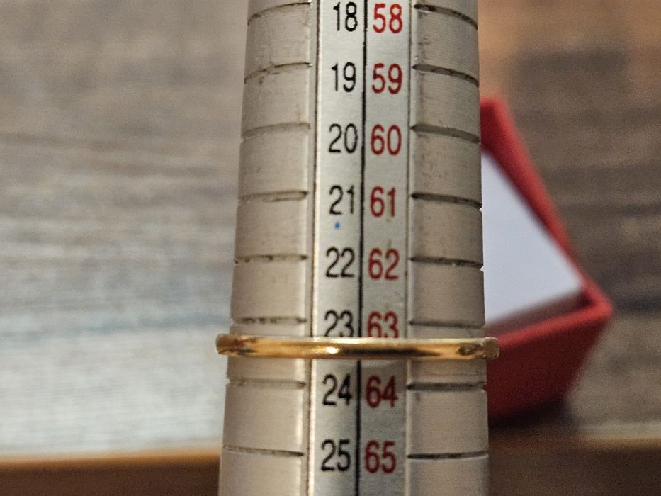Złoty pierścionek od Lombardia Katowice