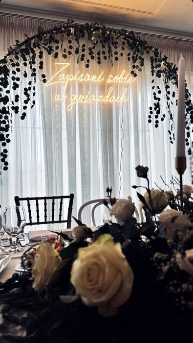 Napisy led/neony na ściankę Najlepsze dopiero przed Nami  Razem lepiej