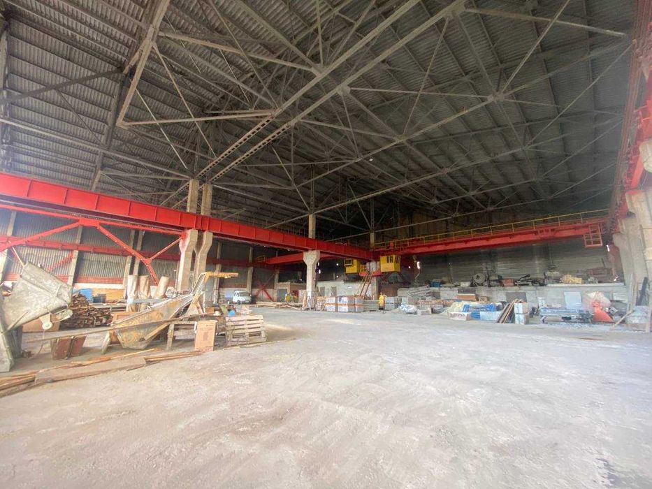 Здається в оренду половина ангару 450м2 є вантажний кран балкаSB