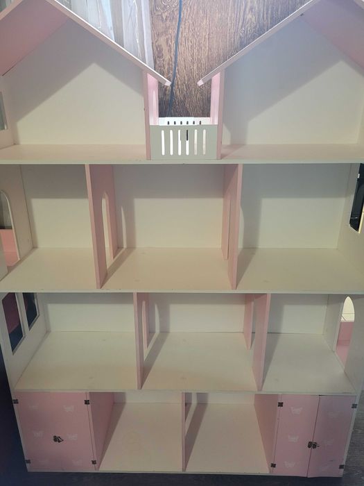 Домик для кукол. 4 этажа. Очень большой.