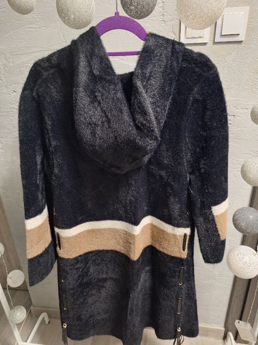 Płaszcz z grubej alpaki z kapturem