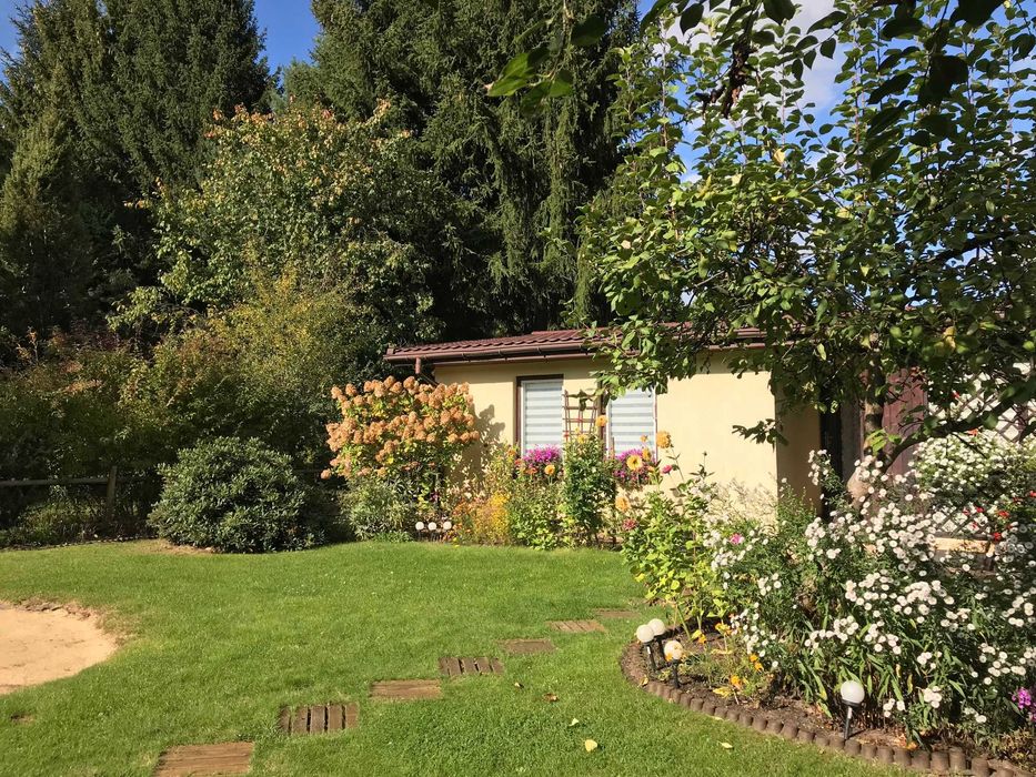 Zadbana działka ROD Komorów, murowany domek, 2 sypialnie