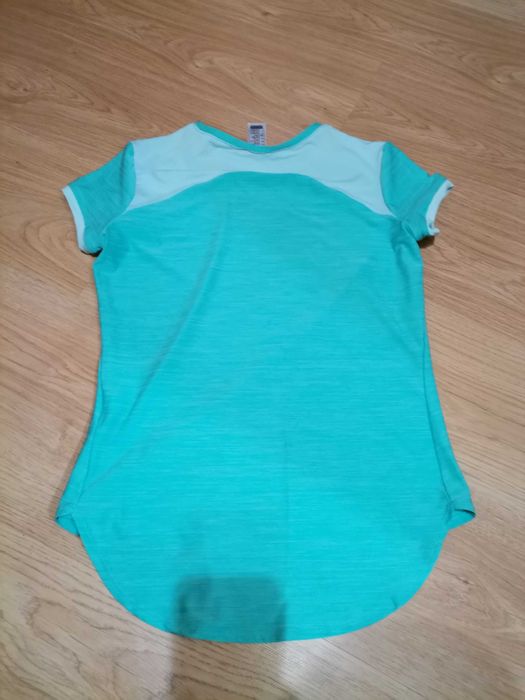 Футболка фирменная спортивная