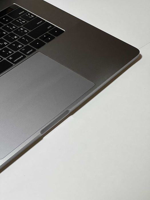 MacBook Pro 15 2017 i7 16/512 Touch Bar