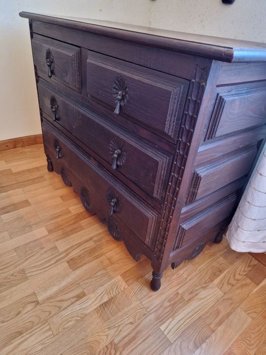 Cómoda de quarto em madeira