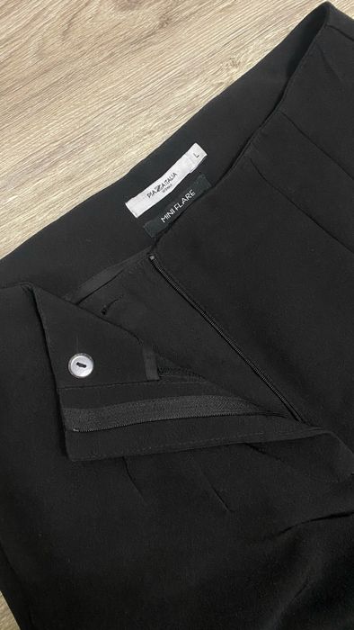 Нові чорні класичні штани-кльош р. L, висока талія, є замок і гудзик