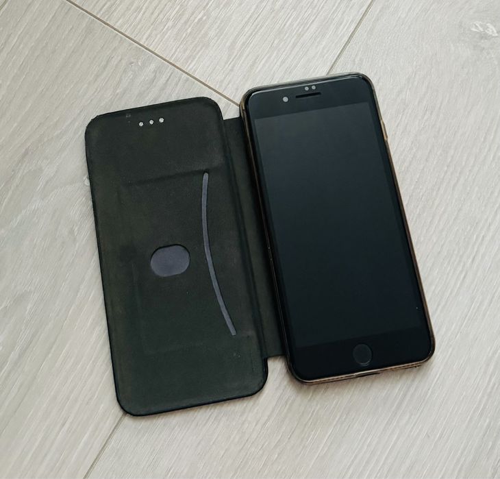 Продам IPhone 8 Plus