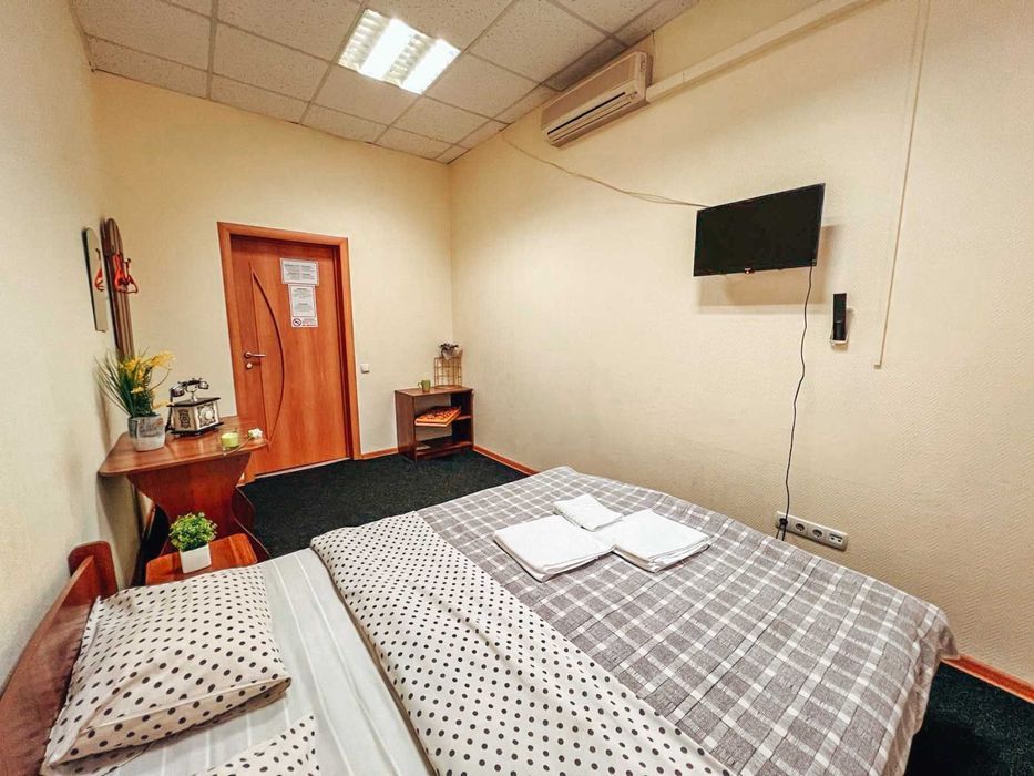 Номер в готелі в центрі Києва\ Метро Хрещатик, Олімпійська\Подобово