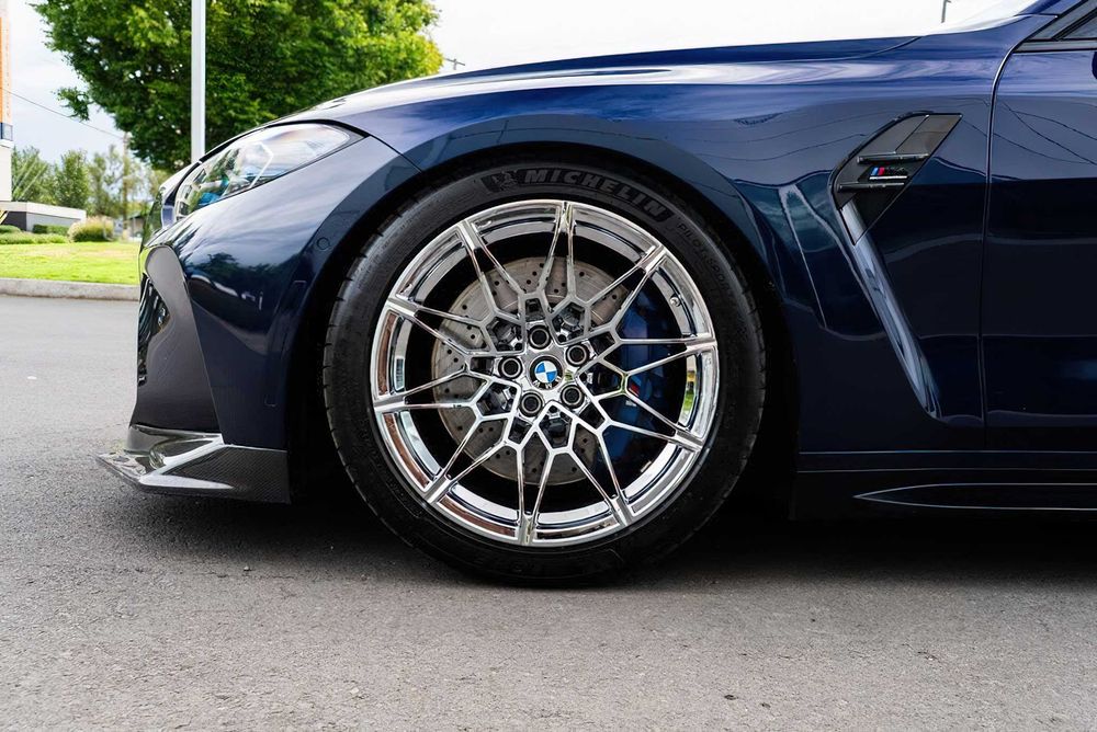 BMW M4      2021