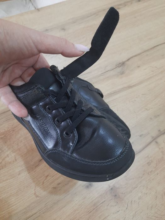 Кроссовки демисезонные