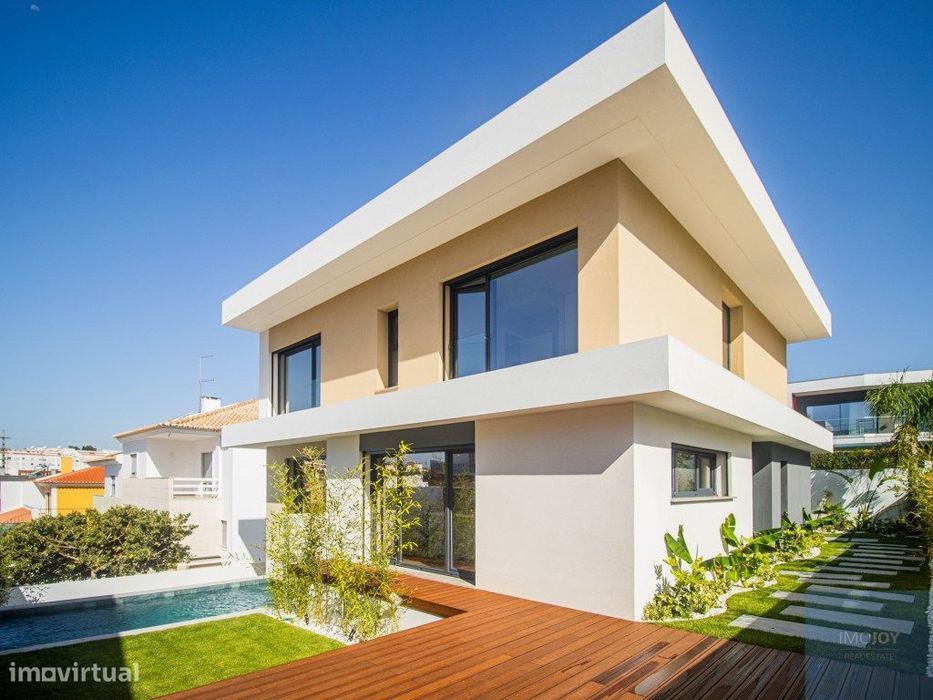 Moradia T5 com Piscina e Jardim no Arneiro