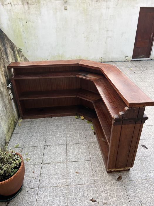 Balcão de Bar - madeira maciça