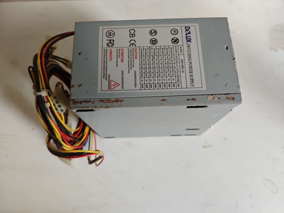 Блок живлення JNC 300ATX-P4 та Delux KYP-450 ATX