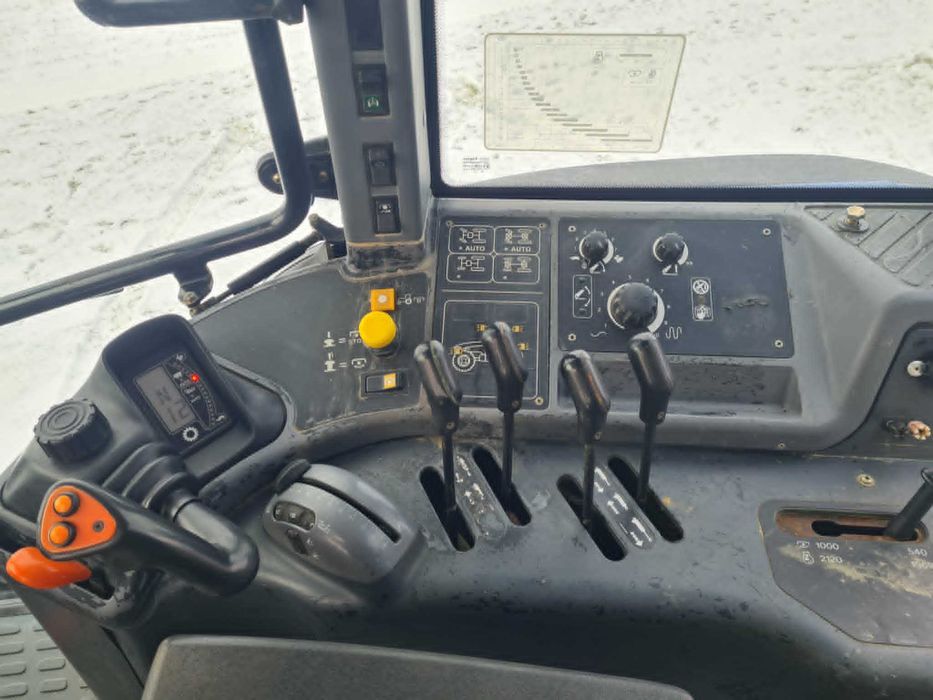 Ciągnik New Holland TM 165