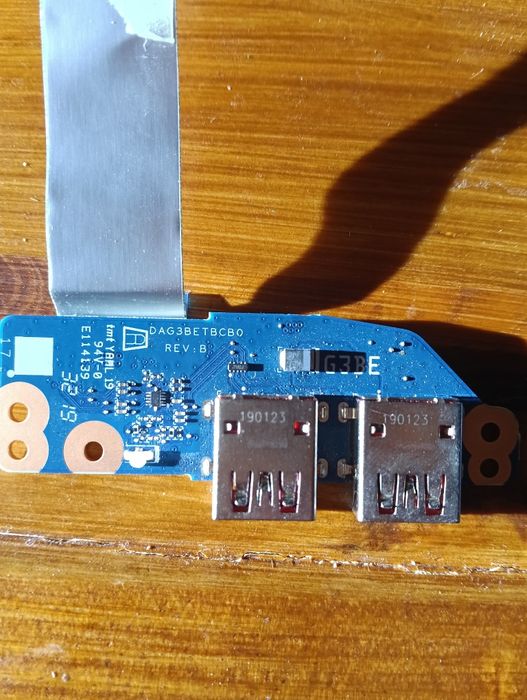 Placa USB original retirada de um HP Omen 17-an113ns.