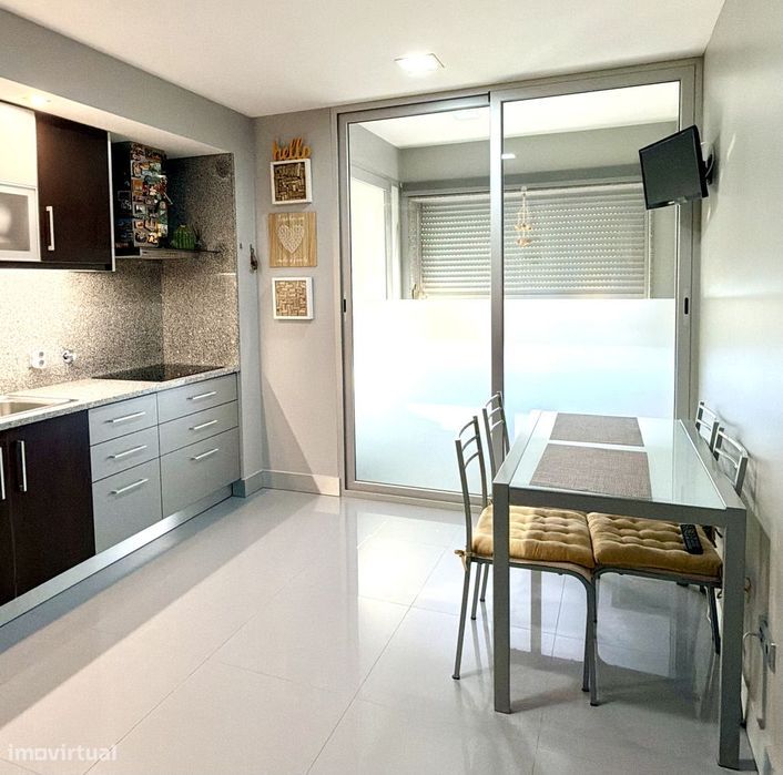 T2 Argoncilhe 122m2 I Varandas I Garagem Fechada