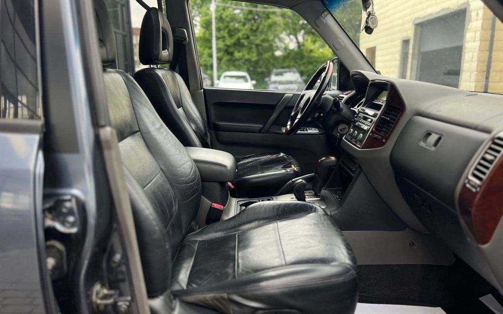 Mitsubishi Pajero 2006