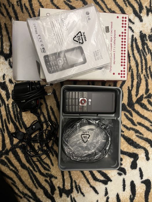 LG GM200 комплектний