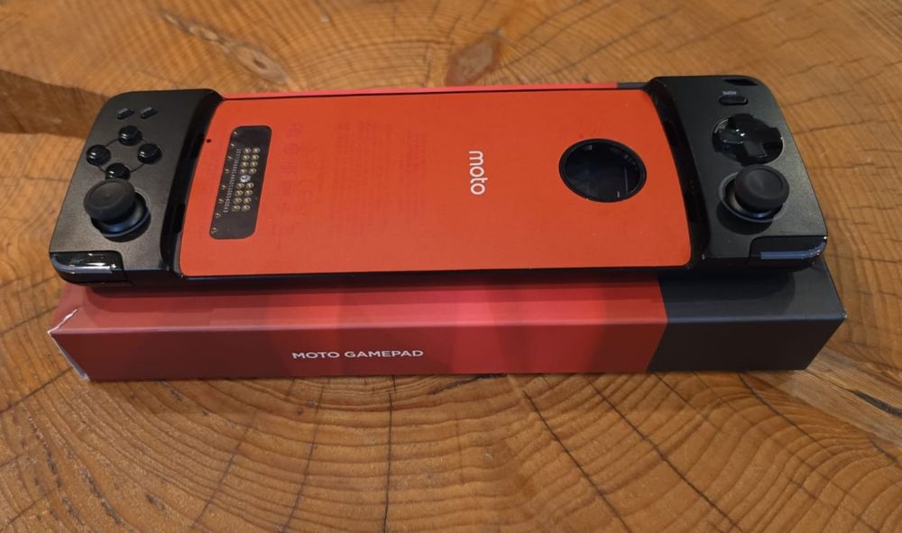 Motorola Moto Mods/ głośnik/ gamepad/ ładujace placki/ plus dodatki