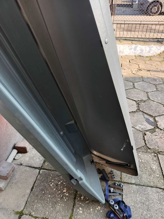 Big Box pojemnik dachowy do przewozu nart itp.