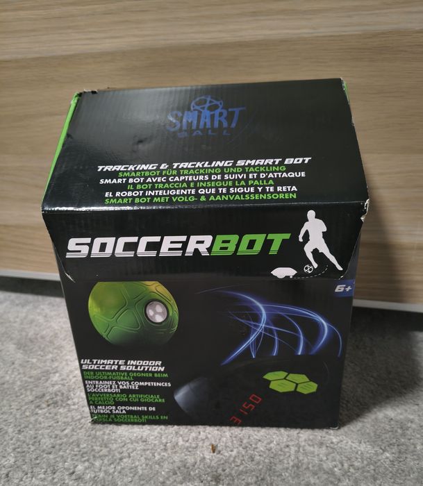 Inteligentny robot treningowy Epee Soccerbot do nauki dryblingu.