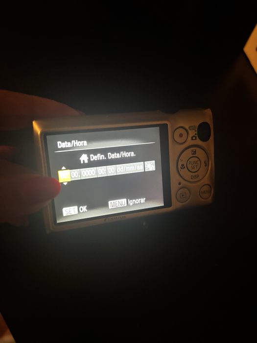 Canon IXUS 220HS