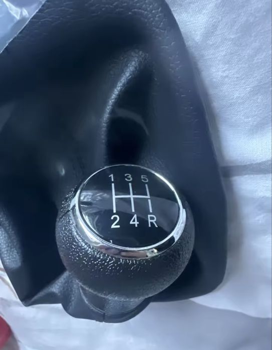 Ковпак колпачок куліси ручка кпп кожух чохол обшивка Volkswagen Passat