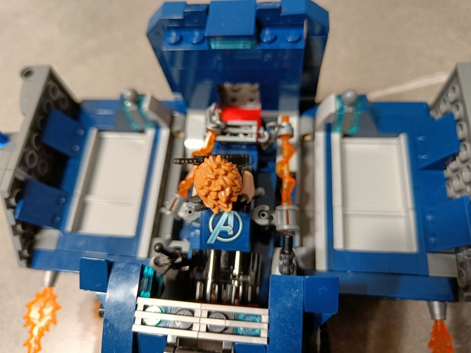 Zestaw LEGO Avengers 76143