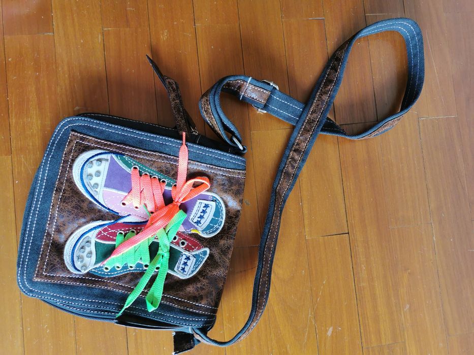 Varias Carteiras para jovens