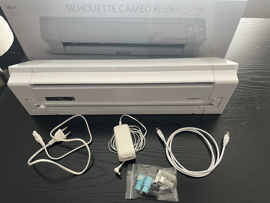 Silhouette Cameo 4 PLUS