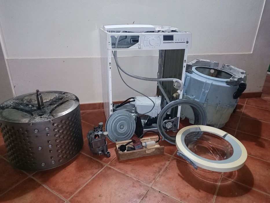 Máquina de lavar balay 8410, para pecas ou reparar, ler descrição !