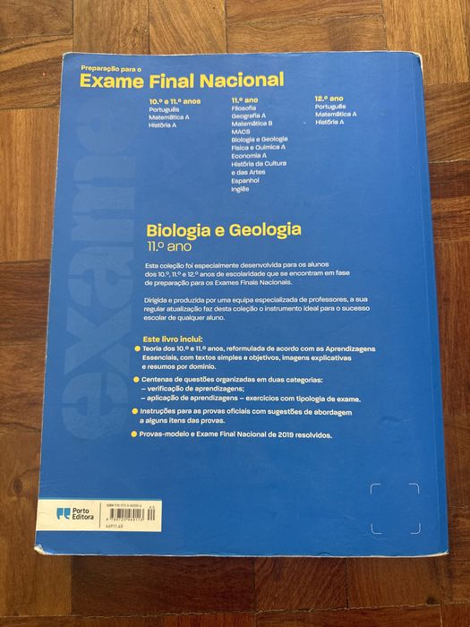 livro de preparação para exame BG biologia e geologia