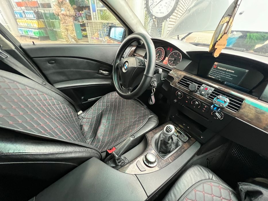 BMW E60 2004 року