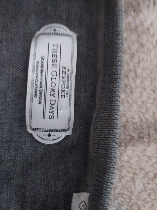 Sweter these glory days 100%merino rozmiar m