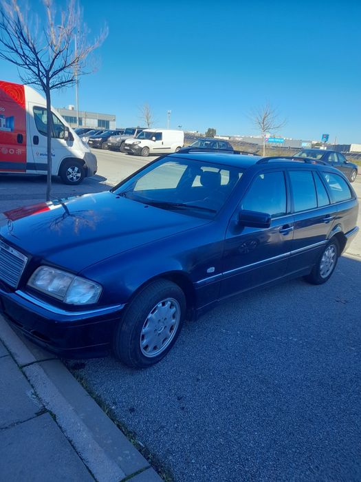 Vendo Mercedes -Benz com tudo em dia