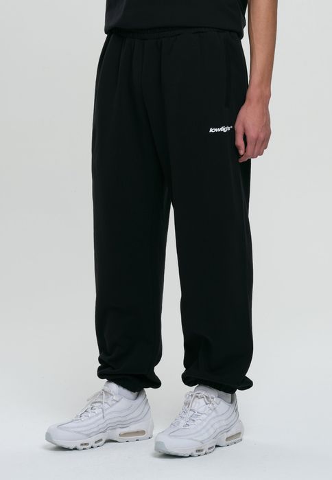 Spodnie dresowe czarne relaxed fit Low Light L