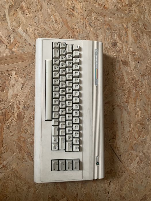 Commodore c64 dla kolekcjonera retro