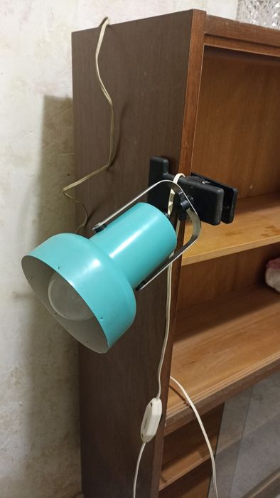 Лампа прищепка зелена