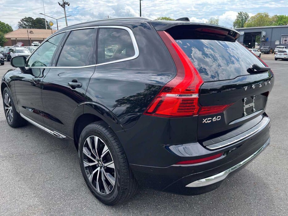 Volvo XC60 B5 Plus Bright Theme      2023