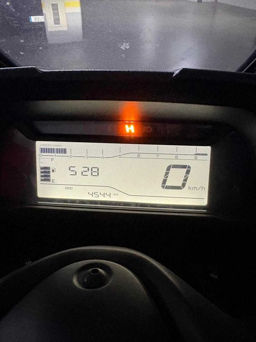 Yamaha Tricity 300 | 2023 | 4500km | Como novo | Carta de carro