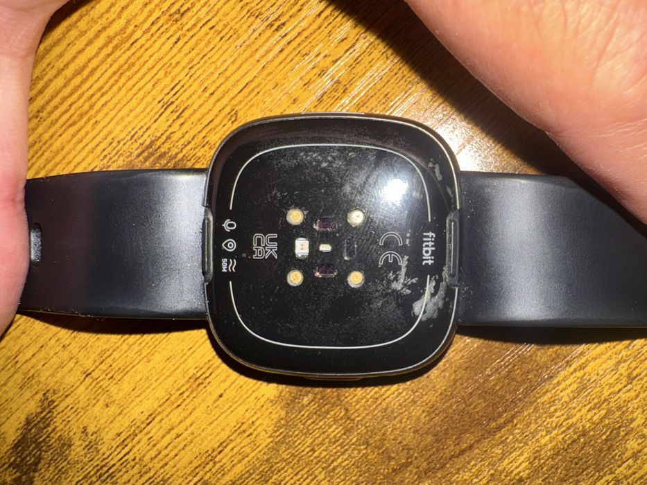 Fitbit Versa 4 — Smartwatch