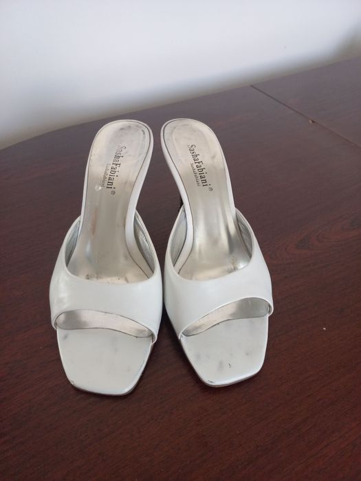 Білі босоніжки 35 розмір