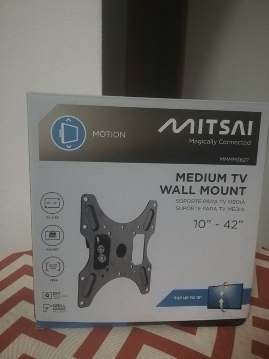 Wall-Mount TV Bracket64737910564355120