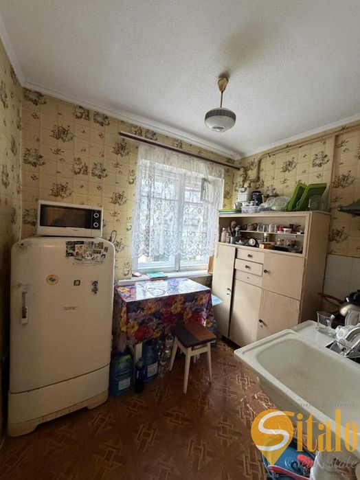 Продаж 2 кімнатної квартири в цегляному будинку , вулиця Канівська