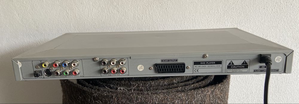 Leitor de DVDs crown