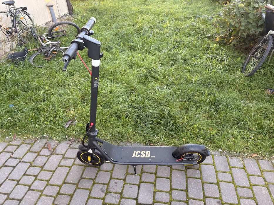 Sprzedaje hulajnogę